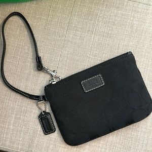 COACH wristlet. Gently used like new!!!